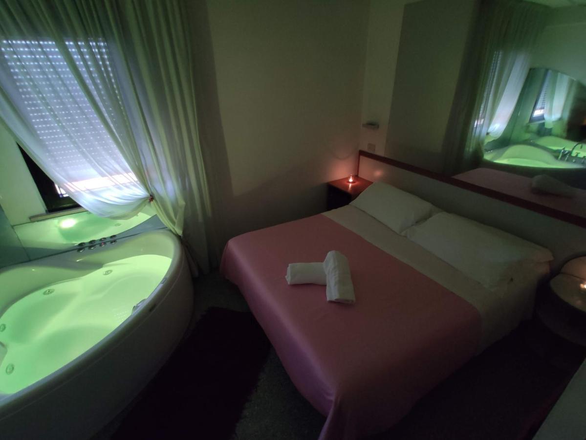רימיני Hotel Memory מראה חיצוני תמונה